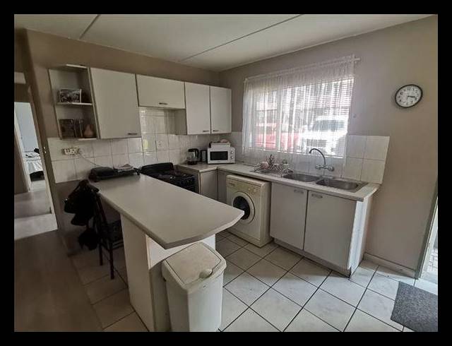 3 BEDROOM APARTMENT FOR SALE IN GLEN MARAIS